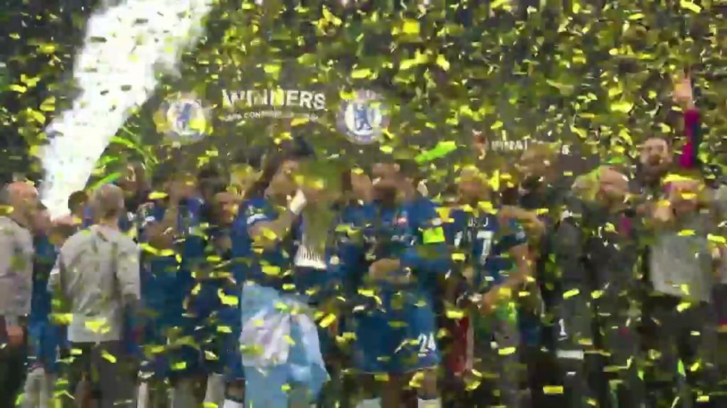 ?榮耀藍(lán)軍！歐協(xié)聯(lián)奪冠捧杯！里斯-詹姆斯高舉獎杯全隊(duì)?wèi)c祝